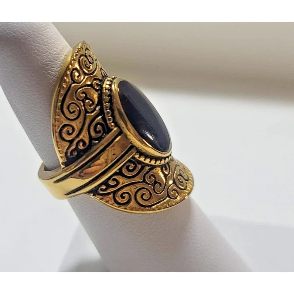 Gold Tone SS Black Cabochon Cocktail Ring Womens Size 5.75 Oval Scroll Statement